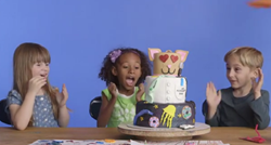 Iznenadili klince tortama iz snova: Pogledajte njihovu reakciju!